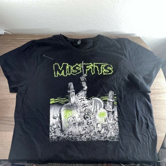 Misfits Other - THE MISFITS 2017 GLENN DANZIG Pushead Graveyard Tombstones PUNK BAND Shirt LARGE